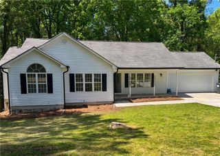 5027 Fitts Drive NE, Roswell, GA 30075