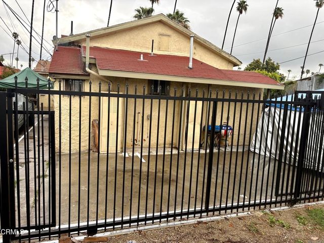 3443 3445 9th Avenue, Los Angeles, CA 90018