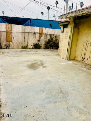 3443 3445 9th Avenue, Los Angeles, CA 90018