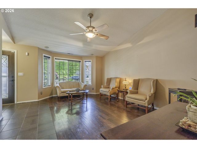 1235 CRYSTAL Ln, Lafayette, OR 97127