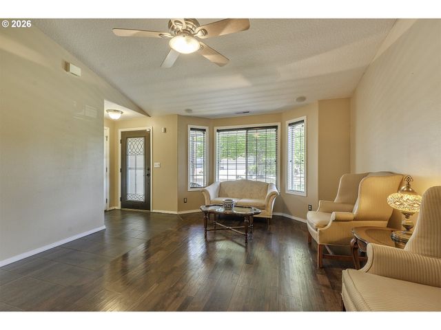 1235 CRYSTAL Ln, Lafayette, OR 97127