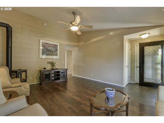 1235 CRYSTAL Ln, Lafayette, OR 97127