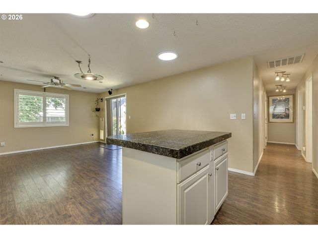 1235 CRYSTAL Ln, Lafayette, OR 97127