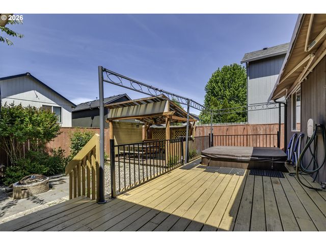 1235 CRYSTAL Ln, Lafayette, OR 97127