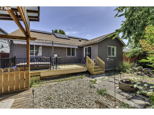 1235 CRYSTAL Ln, Lafayette, OR 97127