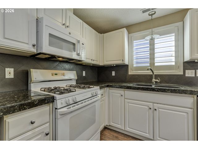 1235 CRYSTAL Ln, Lafayette, OR 97127