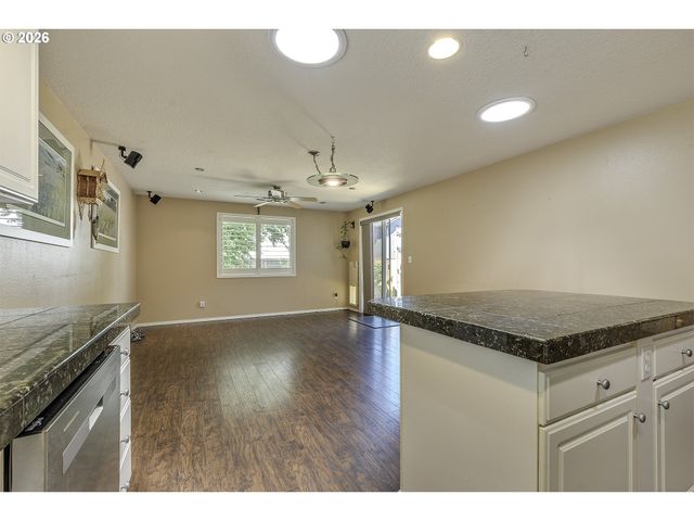 1235 CRYSTAL Ln, Lafayette, OR 97127