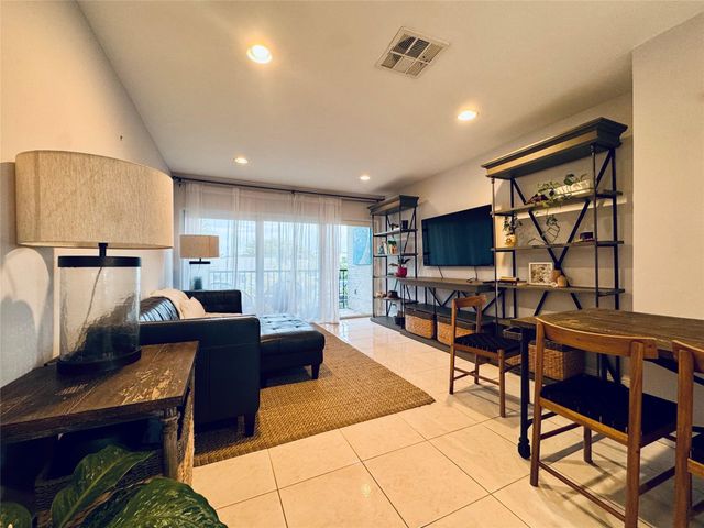 2801 NE 33RD Court 206, Fort Lauderdale, FL 33306