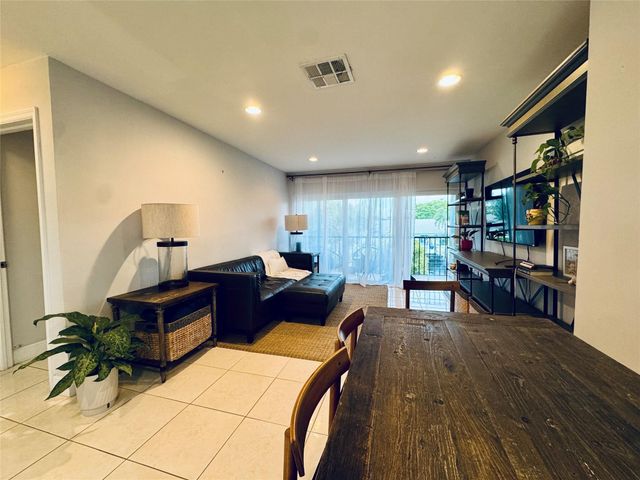2801 NE 33RD Court 206, Fort Lauderdale, FL 33306