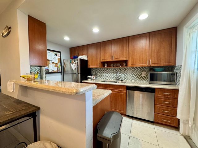 2801 NE 33RD Court 206, Fort Lauderdale, FL 33306