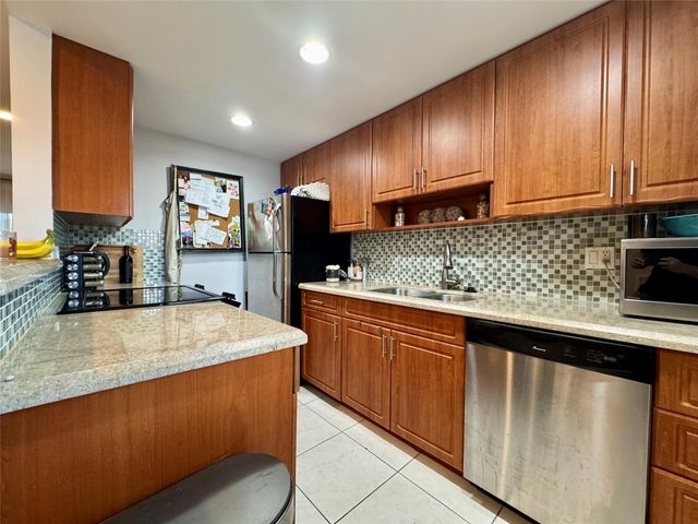 2801 NE 33RD Court 206, Fort Lauderdale, FL 33306
