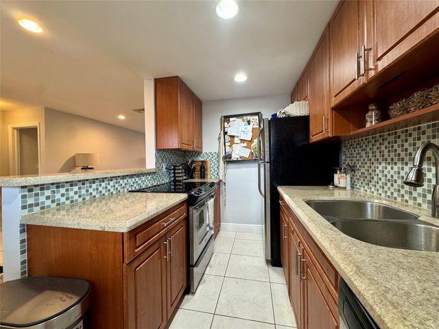 2801 NE 33RD Court 206, Fort Lauderdale, FL 33306