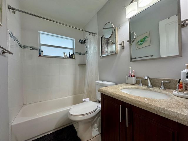 2801 NE 33RD Court 206, Fort Lauderdale, FL 33306