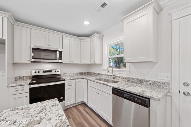 255 Cherry Road, Southport, NC 28461