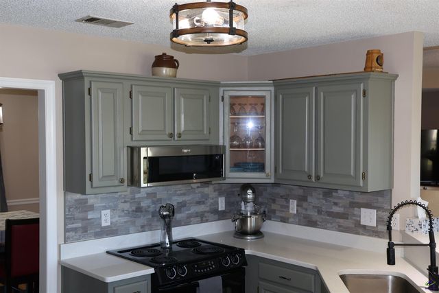 511 Greenview Court, Bonaire, GA 31005