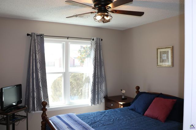 511 Greenview Court, Bonaire, GA 31005