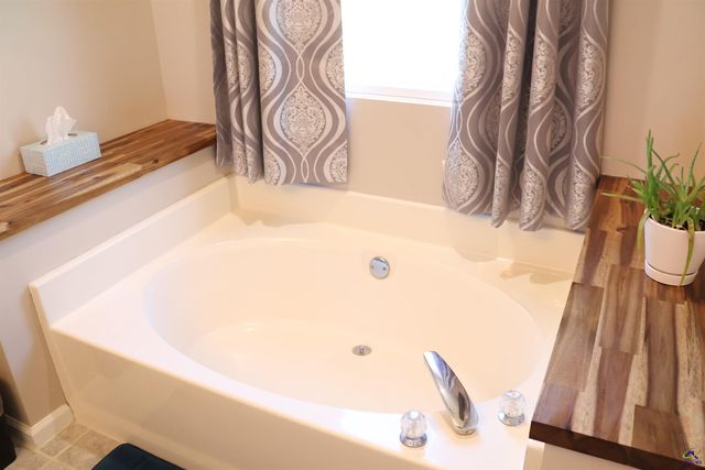 511 Greenview Court, Bonaire, GA 31005