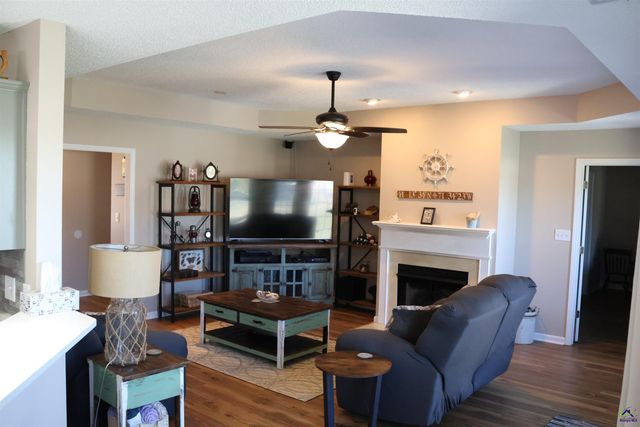 511 Greenview Court, Bonaire, GA 31005