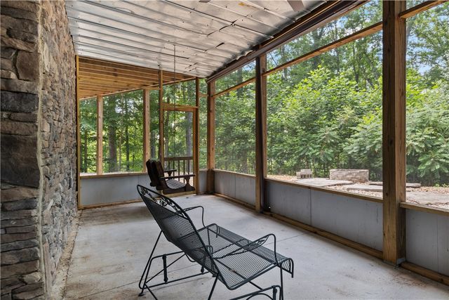 332 Two Rivers Drive, Westminster, SC 29693