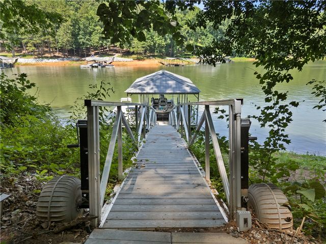 332 Two Rivers Drive, Westminster, SC 29693