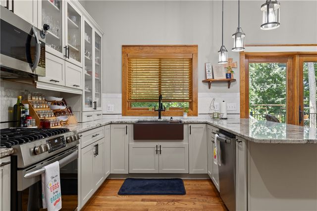 332 Two Rivers Drive, Westminster, SC 29693