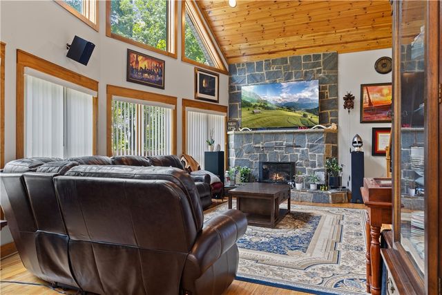 332 Two Rivers Drive, Westminster, SC 29693
