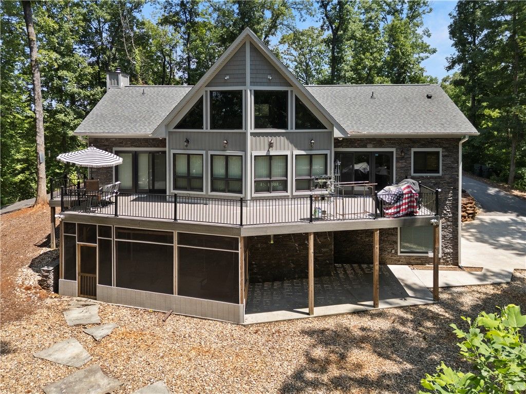 332 Two Rivers Drive, Westminster, SC 29693