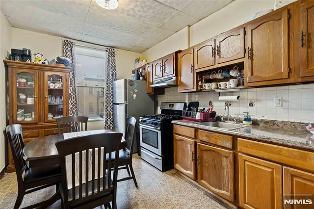 622 21st Street, Union City, NJ 07087