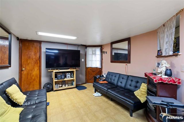 622 21st Street, Union City, NJ 07087