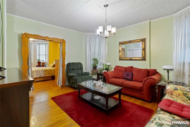 622 21st Street, Union City, NJ 07087