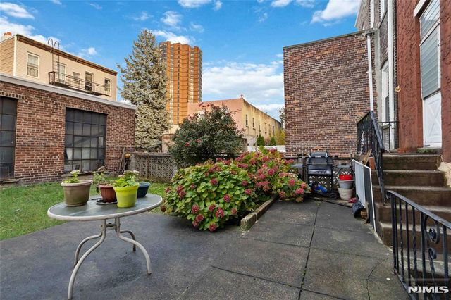 622 21st Street, Union City, NJ 07087