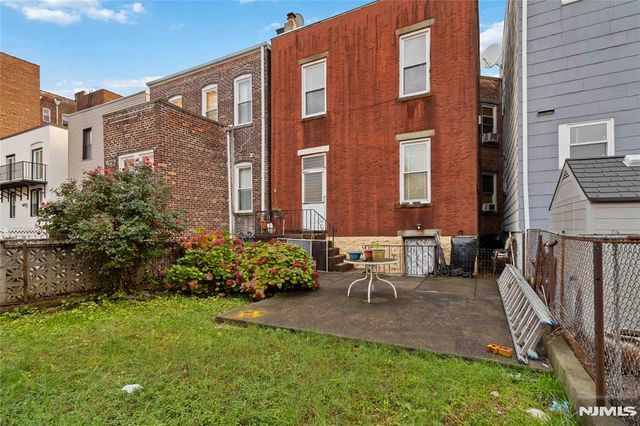 622 21st Street, Union City, NJ 07087