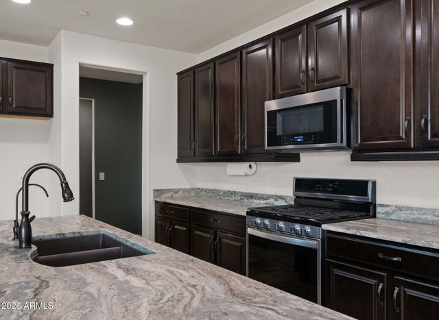 9710 E TUMBLEWEED Avenue, Mesa, AZ 85212