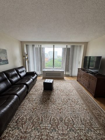 33 Pond 1005, Brookline, MA 02445