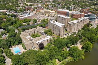 33 Pond 1005, Brookline, MA 02445