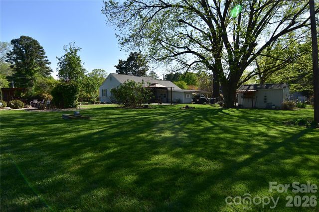 202 Mount Holly Huntersville Road, Huntersville, NC 28078