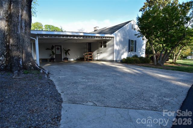 202 Mount Holly Huntersville Road, Huntersville, NC 28078