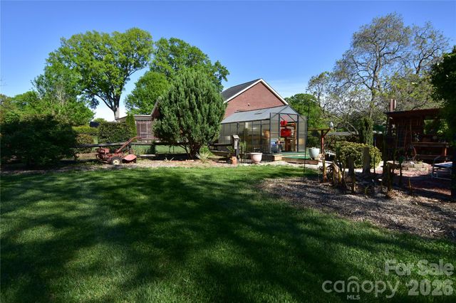 202 Mount Holly Huntersville Road, Huntersville, NC 28078