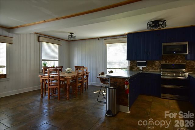 202 Mount Holly Huntersville Road, Huntersville, NC 28078