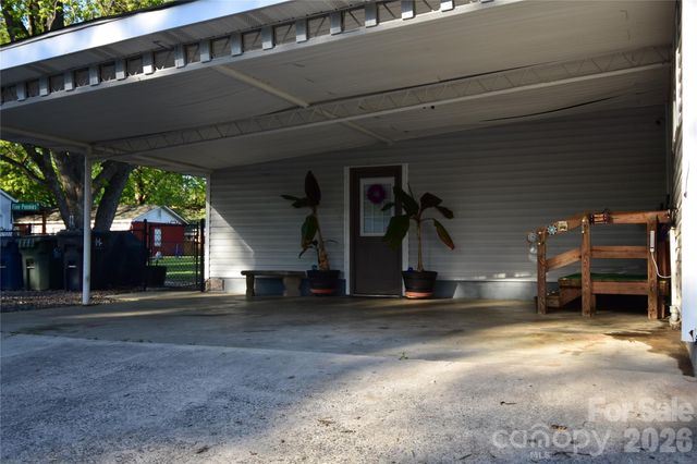 202 Mount Holly Huntersville Road, Huntersville, NC 28078