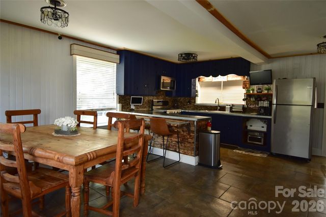 202 Mount Holly Huntersville Road, Huntersville, NC 28078