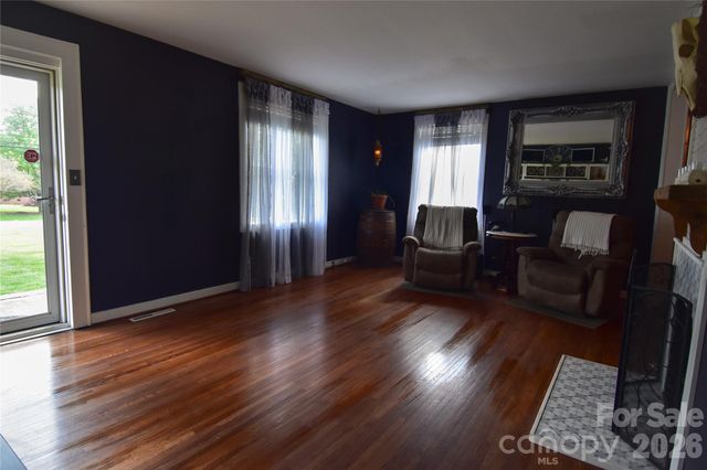 202 Mount Holly Huntersville Road, Huntersville, NC 28078