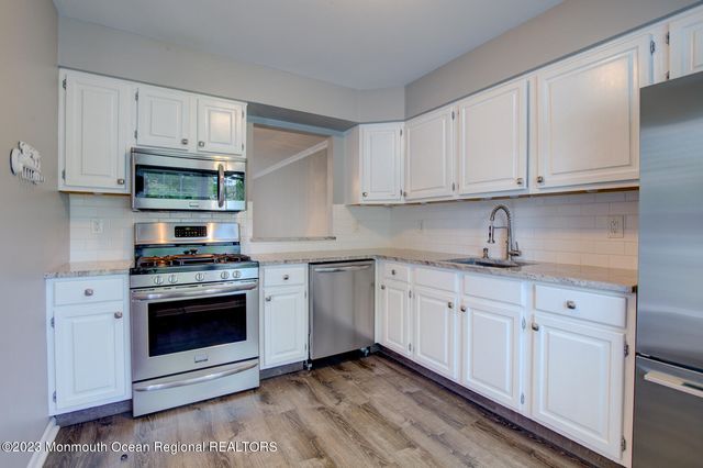16 Gloucester Court 3, Freehold, NJ 07728