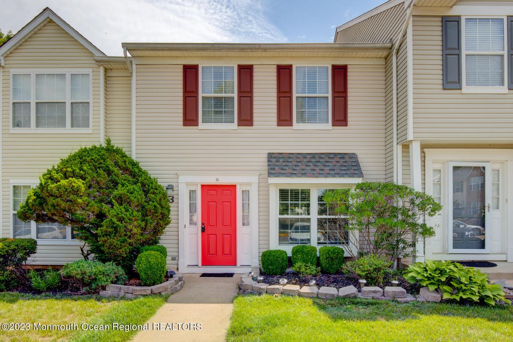 16 Gloucester Court 3, Freehold, NJ 07728