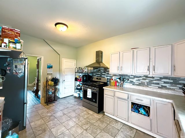 2947 WEISSER PARK Avenue, Fort Wayne, IN 46806