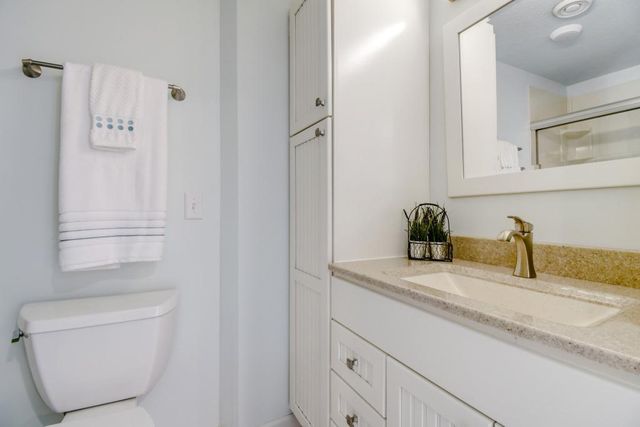 1805 Freedom Lane, Chanhassen, MN 55317
