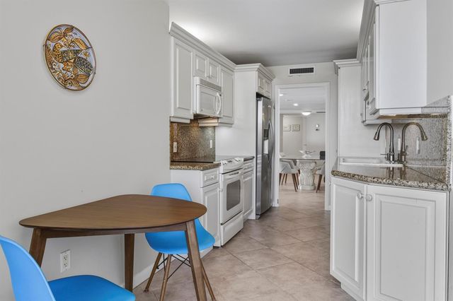 4200 N Ocean Drive 1-1705, Singer Island, FL 33404