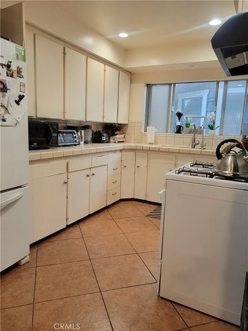 1934 Vineyard Avenue, Los Angeles, CA 90016