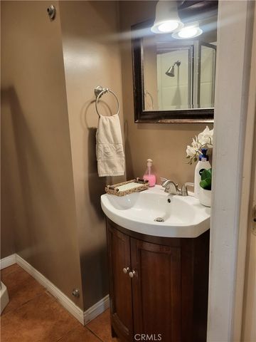 1934 Vineyard Avenue, Los Angeles, CA 90016