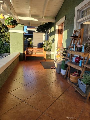 1934 Vineyard Avenue, Los Angeles, CA 90016